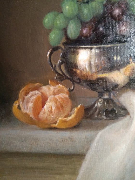 Bowl With Grapes And Tangerines