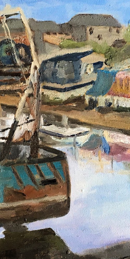 Boats at Queenborough Creek, an original oil painting. by Julian Lovegrove Art