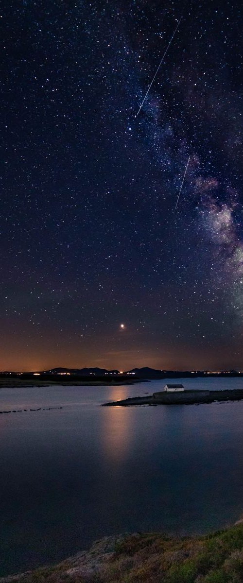 Meteors, Mars and the Milky Way by Peter Verity