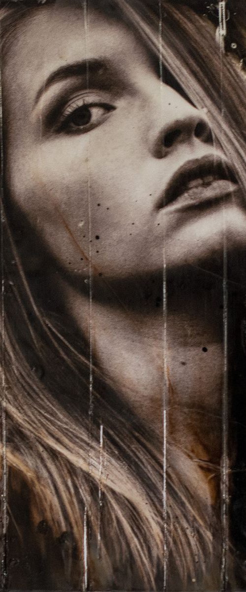 "Close by me" (40x40x3cm) - Unique portrait artwork on wood (abstract, portrait, gouache, original, painting, coffee, acrylic, oil, watercolor, encaustics, beeswax, resin, wood) by Rouzbeh Tahmassian