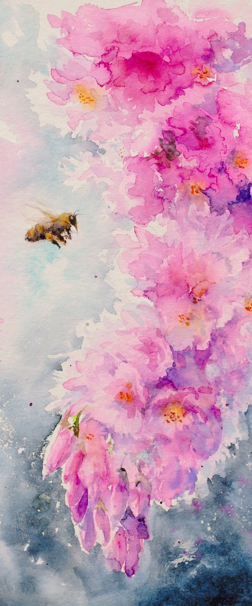 Honey bee by Eve Mazur