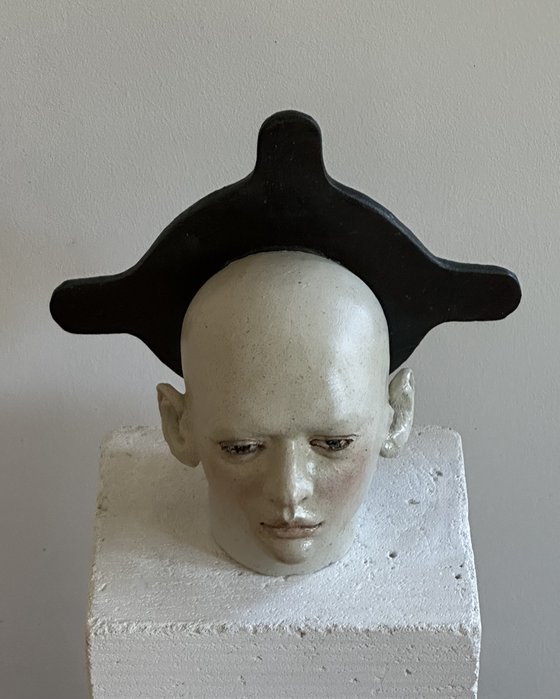 Head with black halo