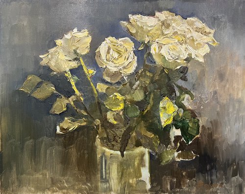 White roses by Olga Bolgar