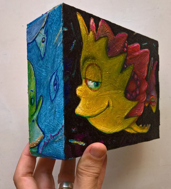 - LISA S FISH - ( 16 x 21 x 6 cm )