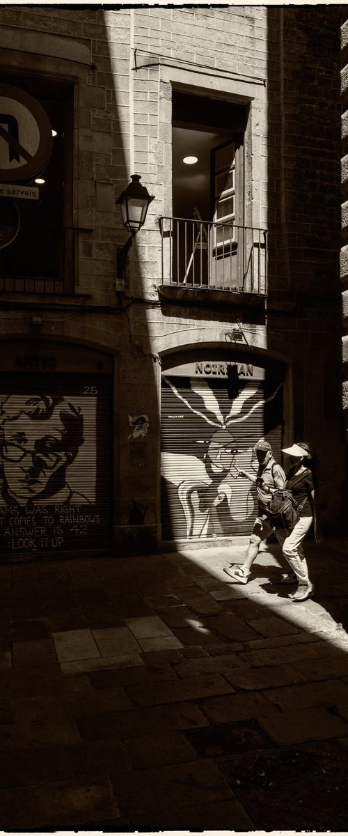 shadows and street art by Daniel Fontaine