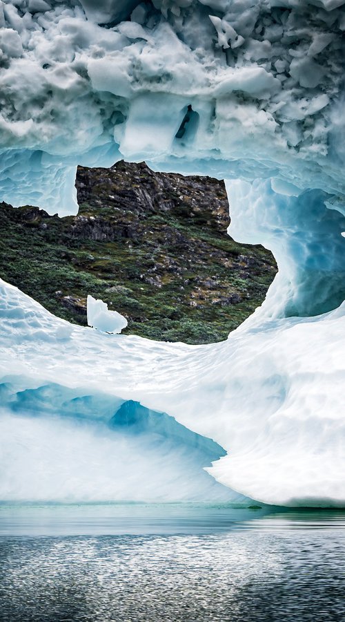 THE GLIMPSE FROM ICE by Fabio Accorrà