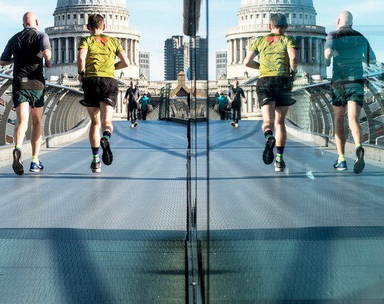 AM Run : Millennium Bridge 1 of 20 8"x10"