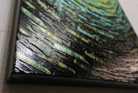 Fragmented burst of algae