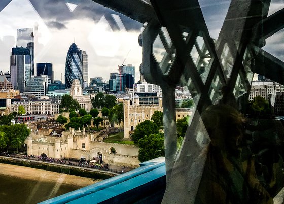 TOWER BRIDGE JAWS ( LIMITED EDITION 3/50) 12""X8"