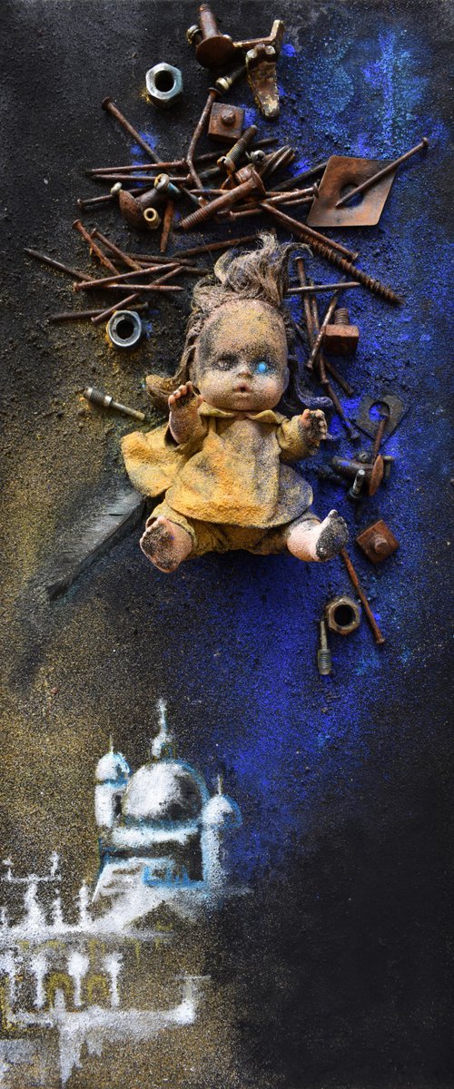 Detriti n.3, laPiccolaBambola by Milena Nicosia