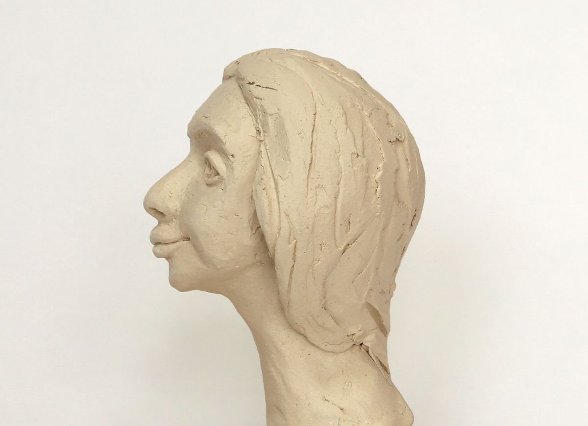 Naomi: ceramic portrait sculpture by Gabrielle Turner