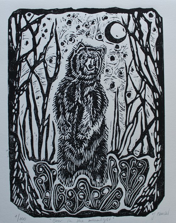 Bear in the moonlight (black)