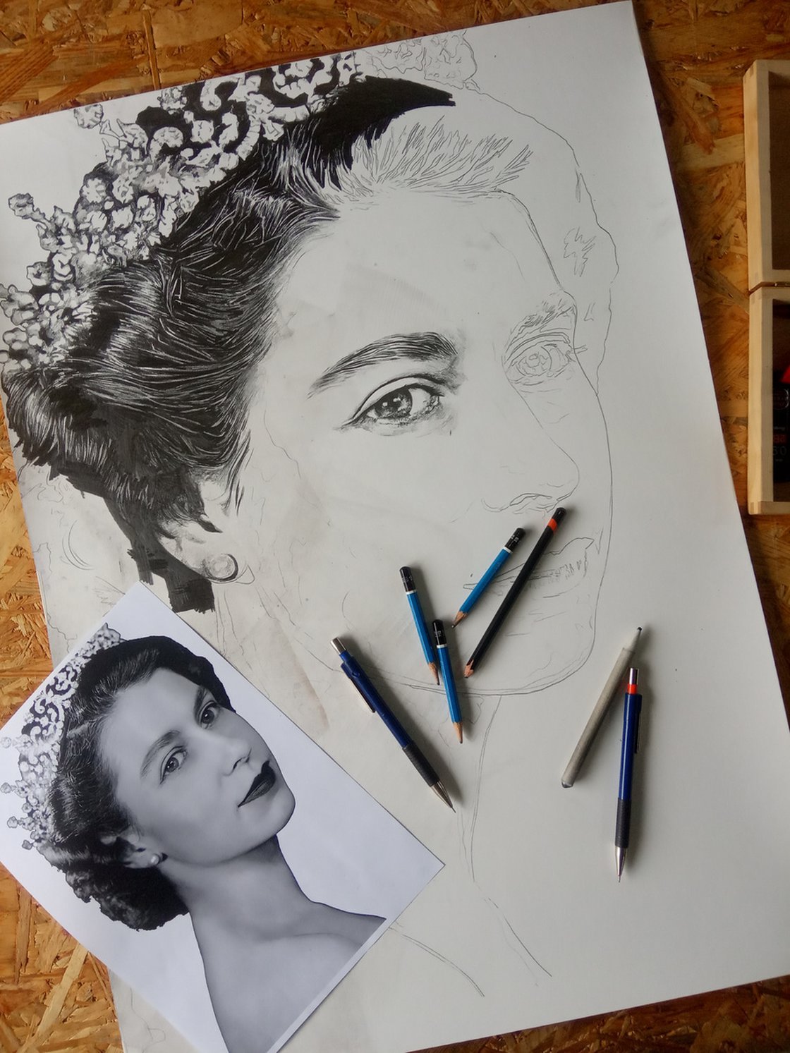 queen elizabeth pencil drawing