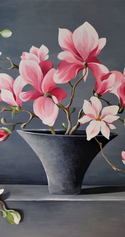 Magnolia by Kristina Saudinyte