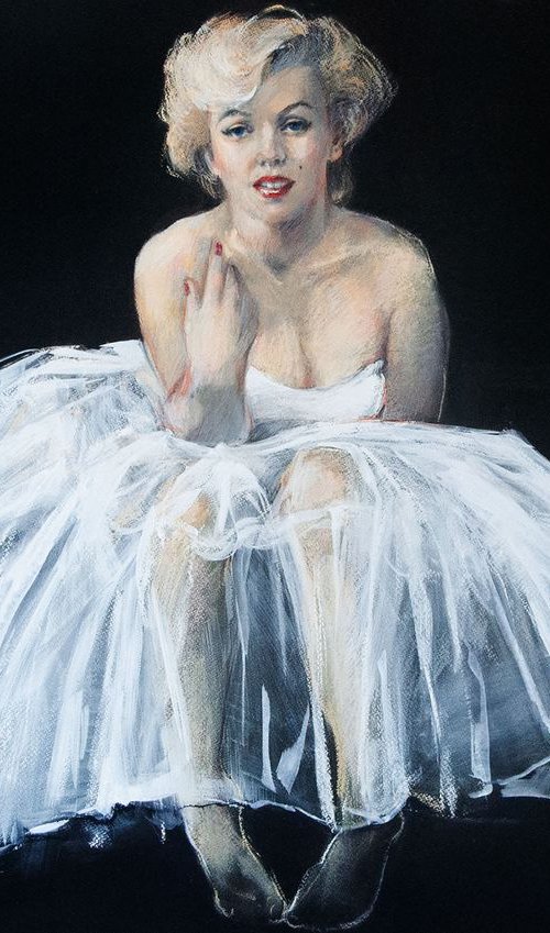 MM in a white dress by Daria Yablon-Soloviova