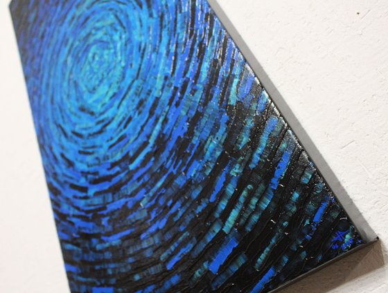 Iri. Blue Fragmented Burst