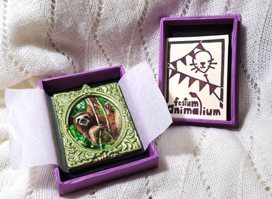 Three-toed sloth, part of framed animal miniature series "festum animalium"