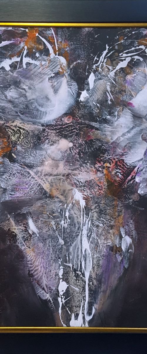 FANTASTIC COSMIC STILL LIFE LIGHT EXPLOSION GOLDEN REFLECTIONS METAPHYSIC FASCINATING FLOWERS by Kloska Ovidiu