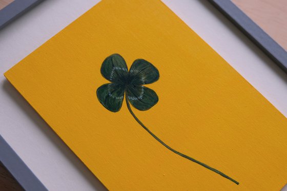 Fourleaves clover yellow