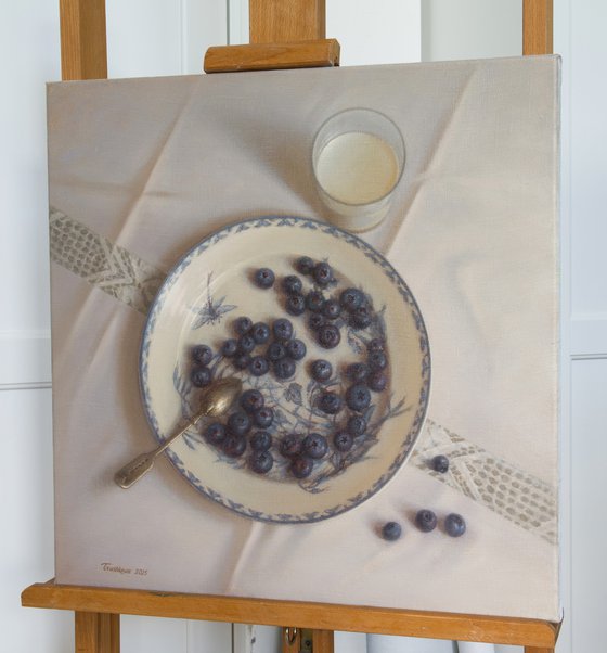 Blueberries and milk