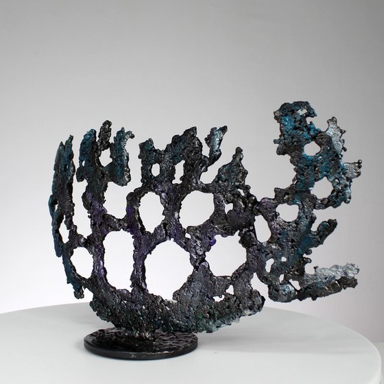 Abstraction II - Abstract metal sculpture - steel and pigment - Philippe Buil