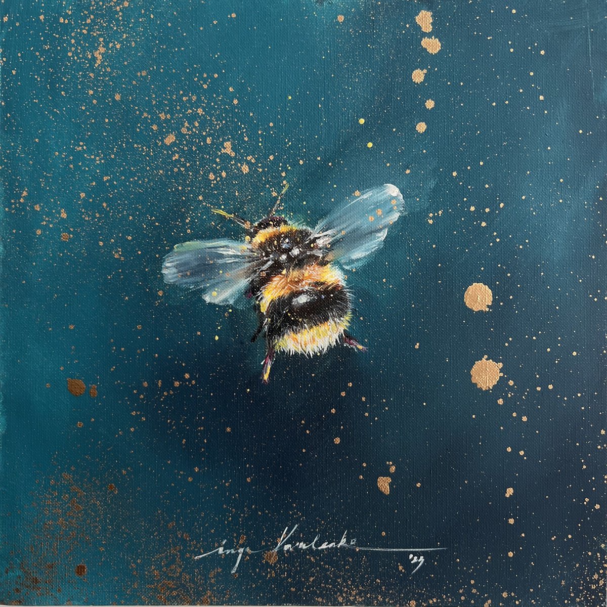 Bumblebee flight. by Inga Kovalenko