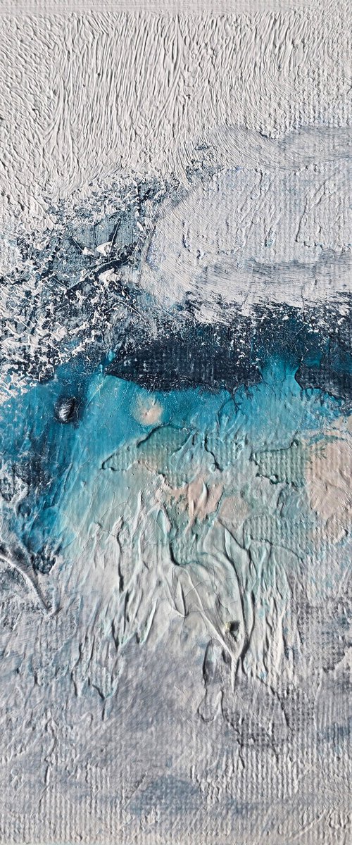 White Little story VI by Doris Duschelbauer