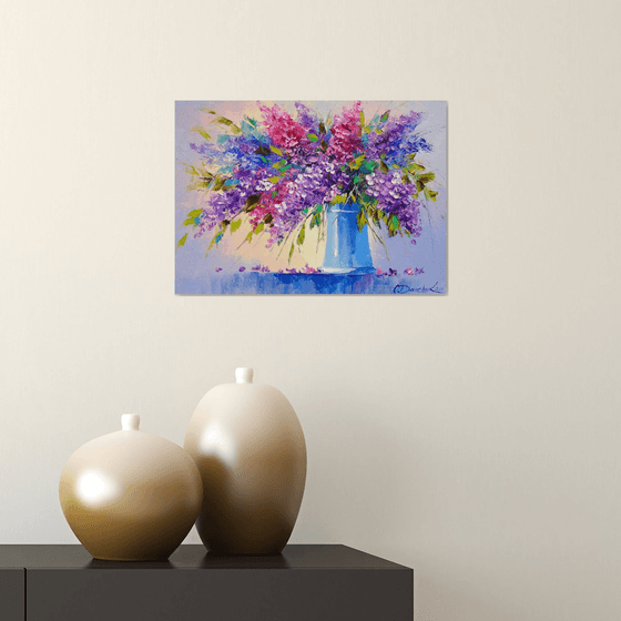 Bouquet of lilacs in a vase