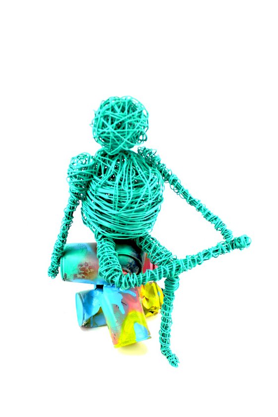 Spray Planet - 360 - 24 W x 38 H x 24 D cm