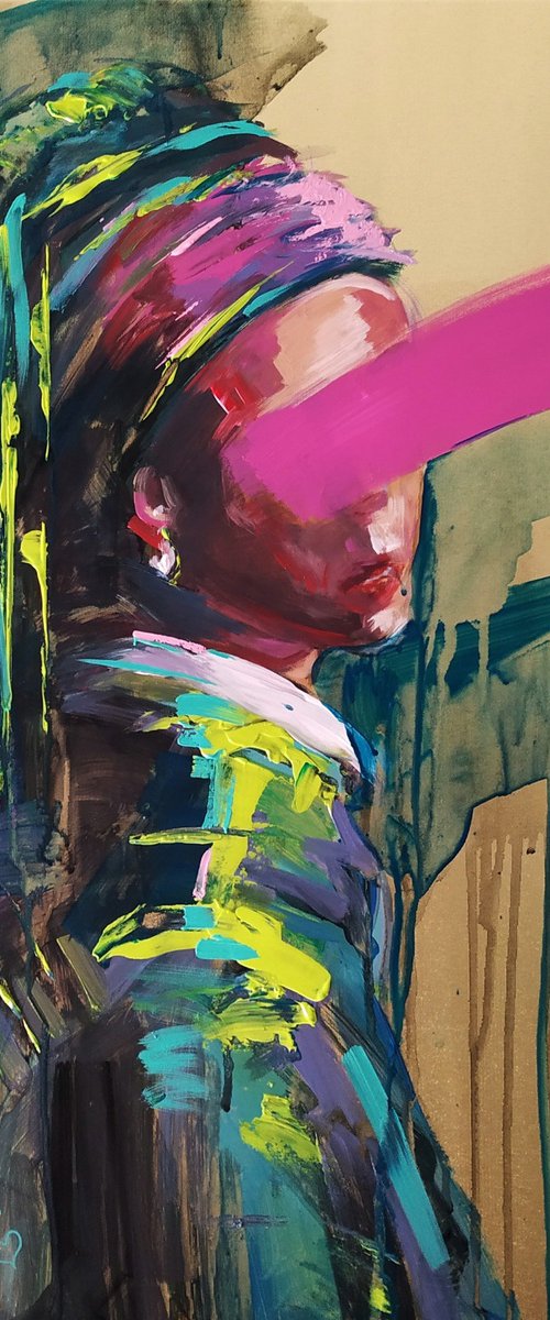 Pearl Earring by Antigoni Tziora