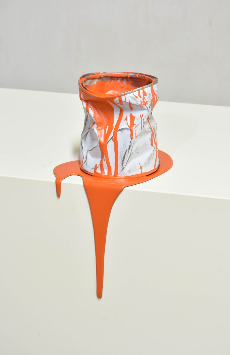 Le vieux pot de peinture orange - 328 by Yannick Bouillault