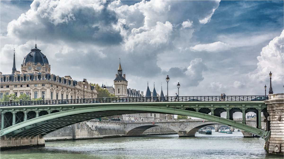 River Seine by Vlad Durniev Photographer