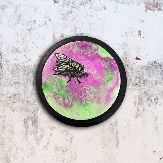 "Voyeur" - Original PMS Acrylic And Resin Painting, Mounted on a Circular Wooden Panel - 5" x 5"