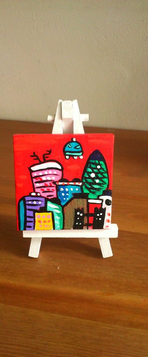 Little Red London, stand included. by Maria Luisa  Azzini