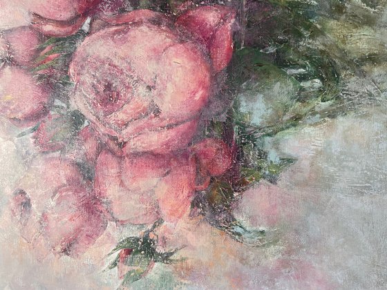 Pink roses in a vase