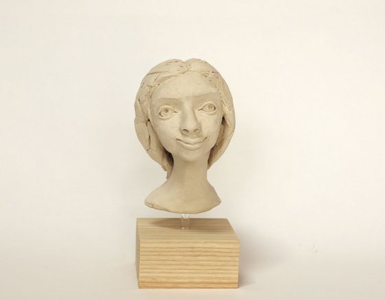 Naomi: ceramic portrait sculpture