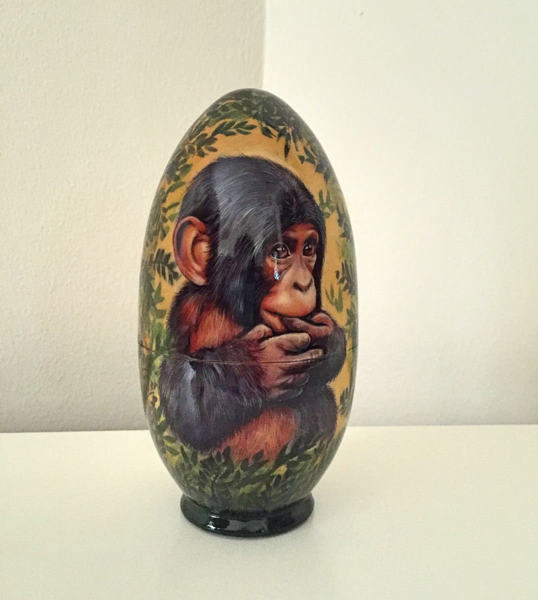 Monkey. Lacquered art painted on wooden egg (casket) by Liubov from LUMIAA