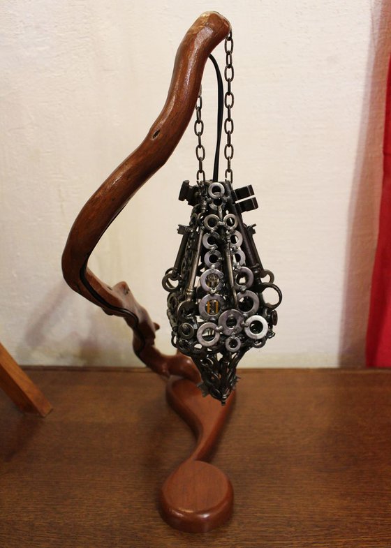 Hanging key lamp