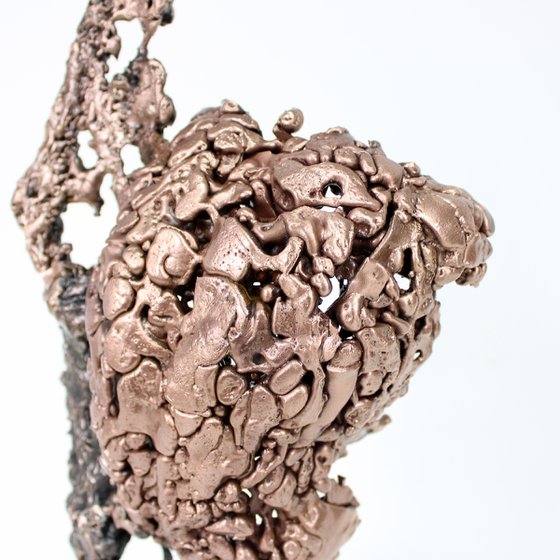 Mountain yogi 89-22 - bronze back sculpture on metal lace