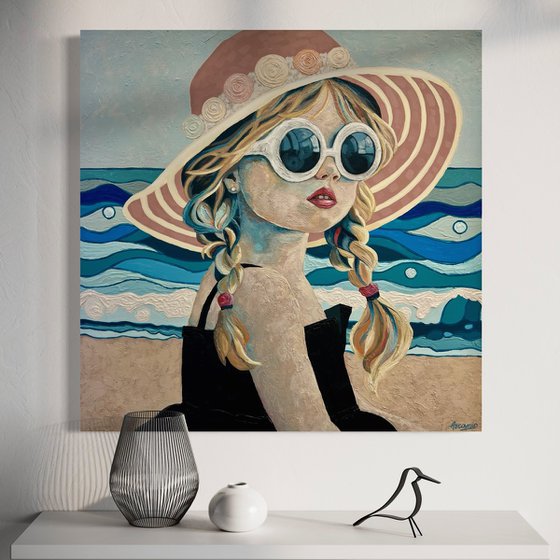 “GIRL WITH SUNGLASSES”