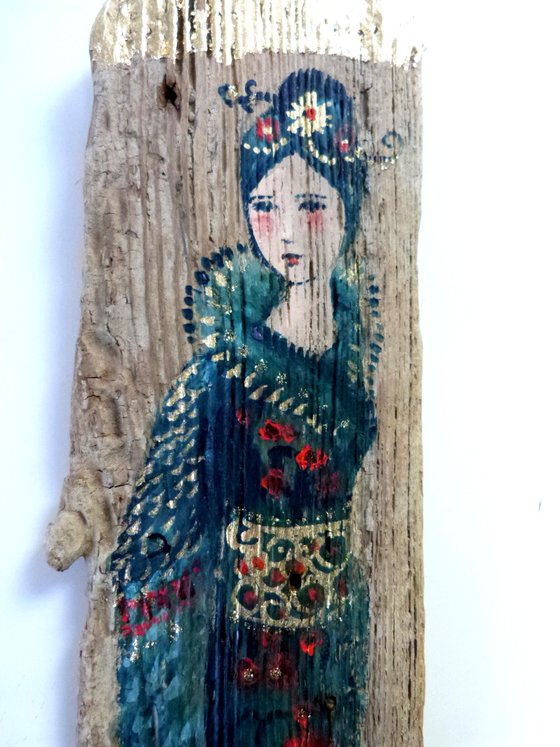 Driftwood painting, geisha with kimono. Kim Satin