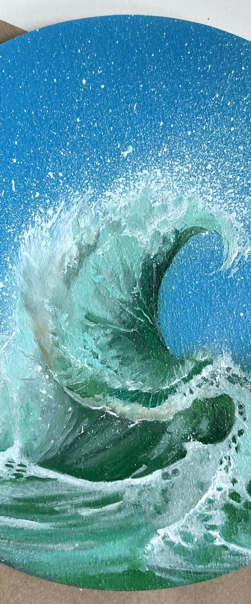Green wave by Myroslava Denysyuk