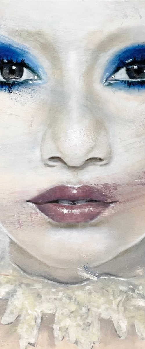 Jazelle | beautiful model with blue eye shadow painting in oil on canvas large contemporary portrait female model by Renske Karlien Hercules