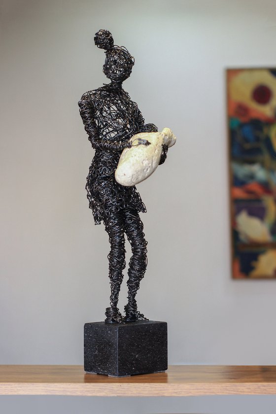 Motherhood (52x15x13 2.5kg iron, tufa, perlite)