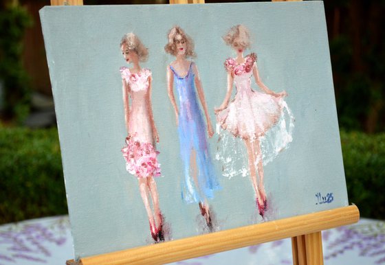 Funny Fashionable Girls