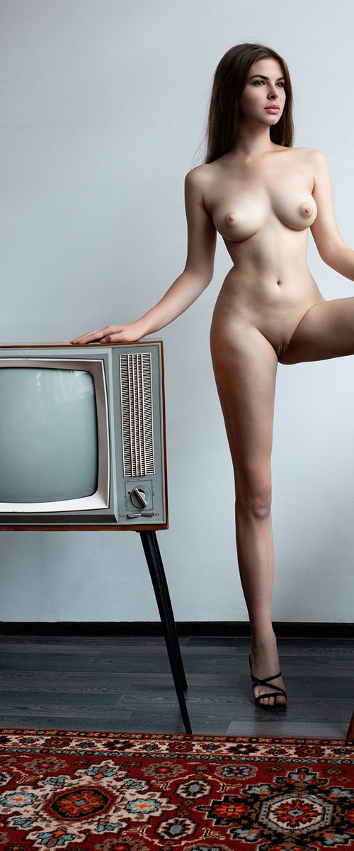 Nude & TV by Lida Khaikara