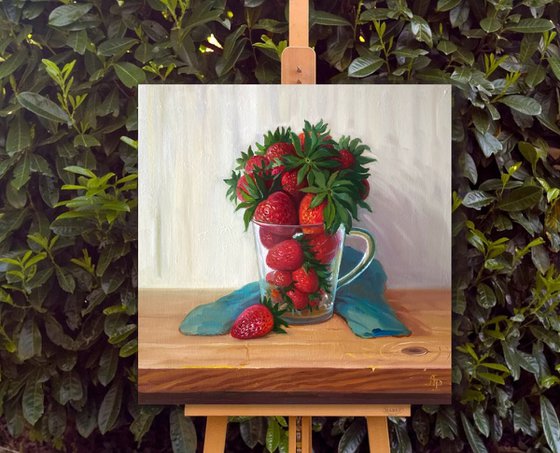 Glass with strawberries