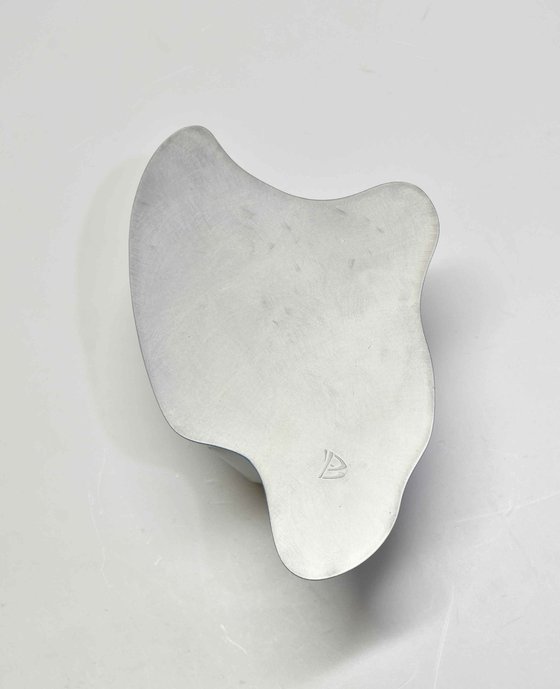 Le vieux pot de peinture bleu