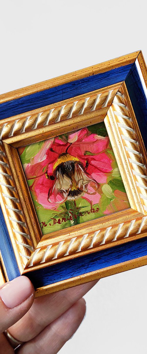 Bumblebee by Nataly Derevyanko