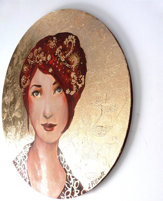 Berenice Gold.  wood round artwork 30cm.